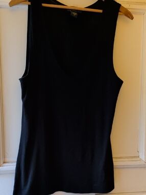 Banana Republic Black‎ V-Neck Sleeveless Tank Top